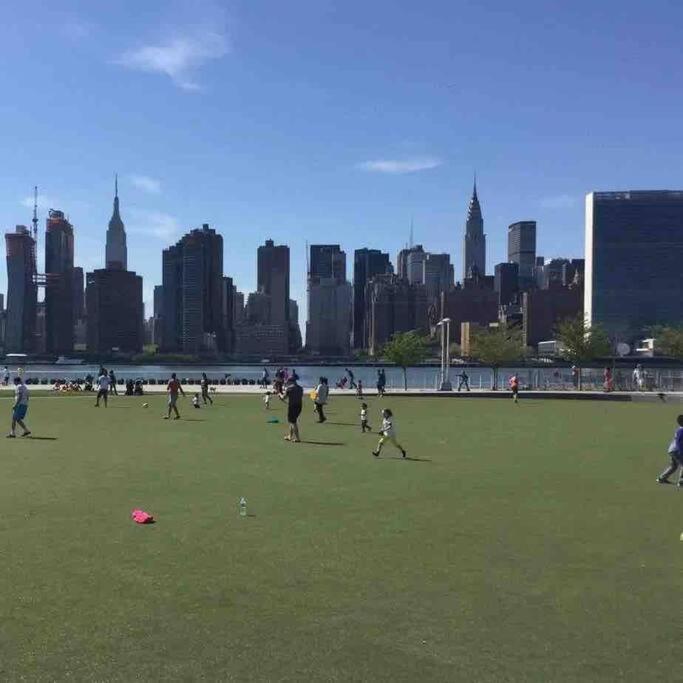 2 Bedrooms 1 Stop From Manhattan - Free Parking And First Floor ! Appartamento New York